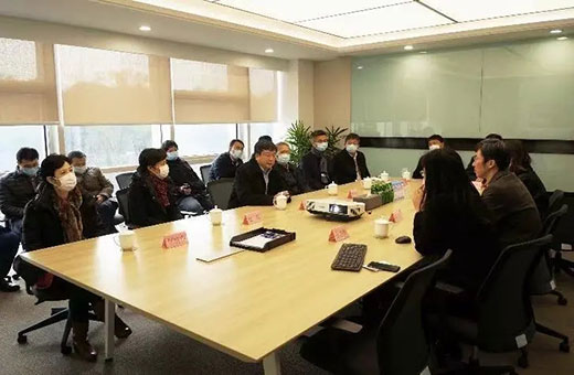 上海市副市长陈群一行光临上６砺匏棺ㄏ砘294集团视察调研